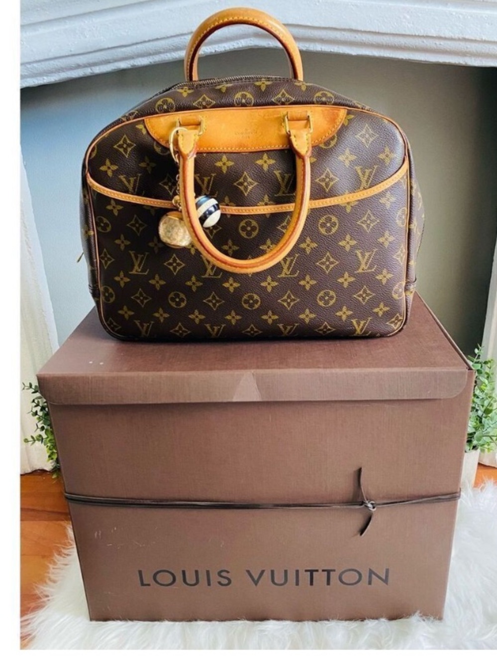 🛍️Louis Vuitton Authentic Boxes-Large Purse & Large Flat. May sell separately.